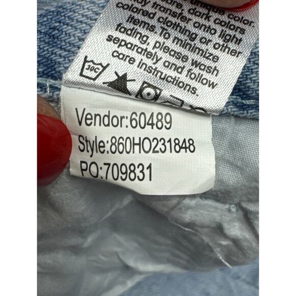 PacSun Women's Low Rise Baggy Light Wash Blue Denim Jeans - Size 26 (28x28.5) - Picture 6 of 6